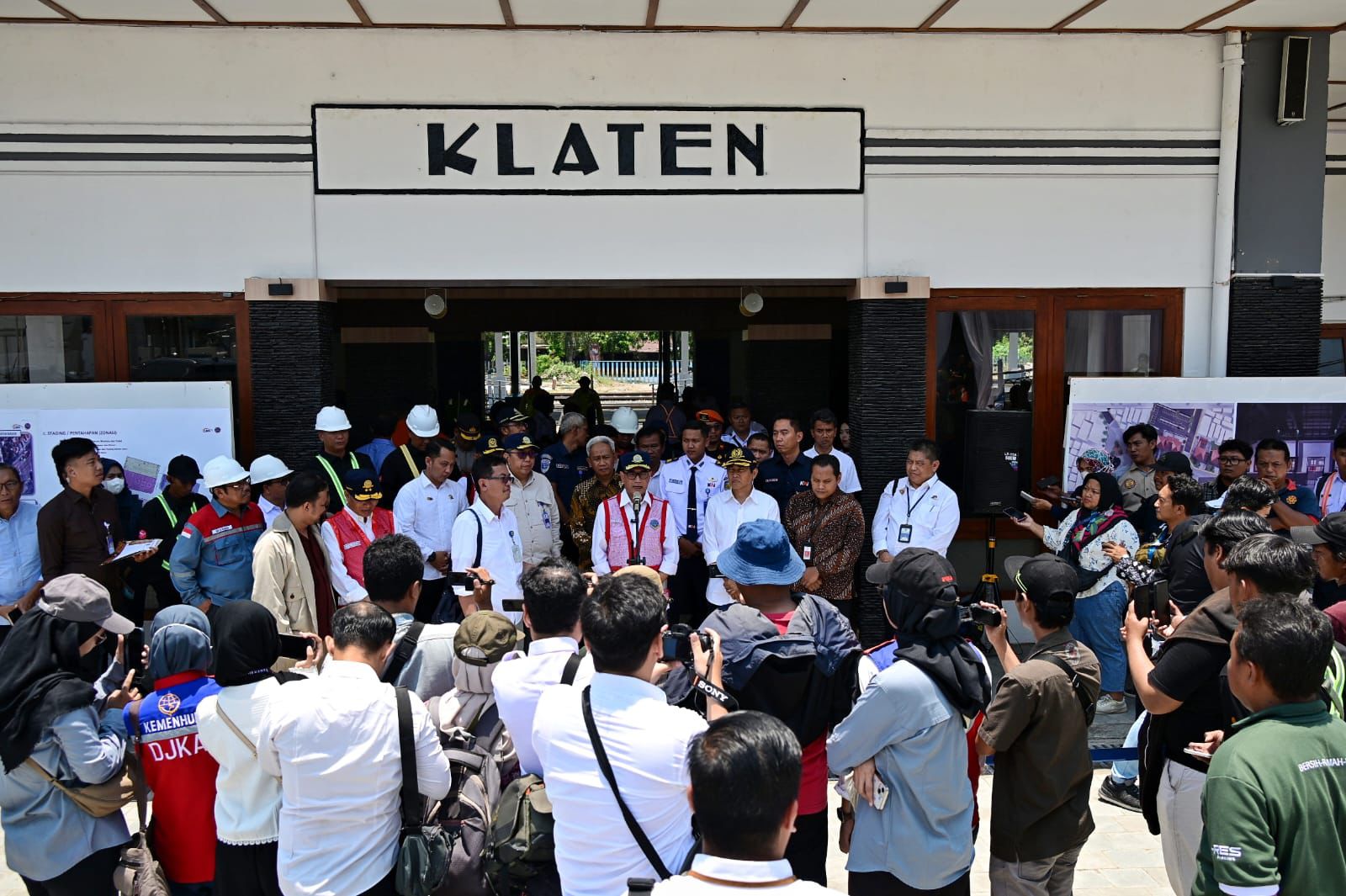 Kemenhub Lakukan Beutifikasi Stasiun Klaten, Budi Karya: Mengedepankan Kenyamanan Pelanggan 