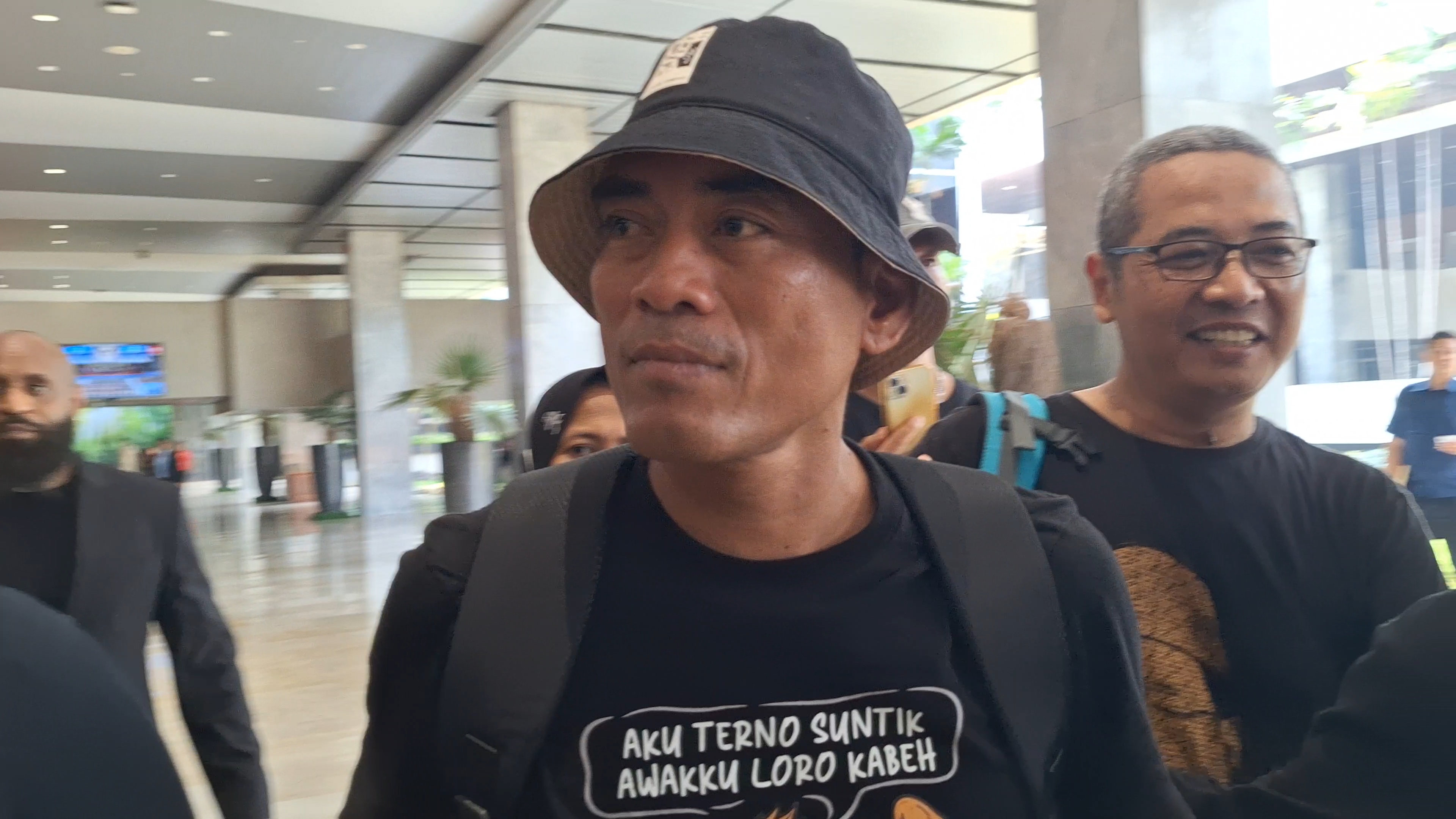 Pertama Kali, Koordinator AMPB Botok Masuk Ruang Sidang DPR: Aku Terno Suntik