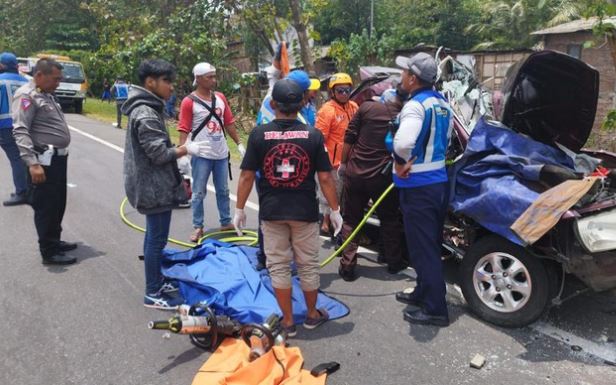 Kecelakaan Beruntun  Libatkan 7 Kendaraan di Semarang Tewaskan 2 Orang