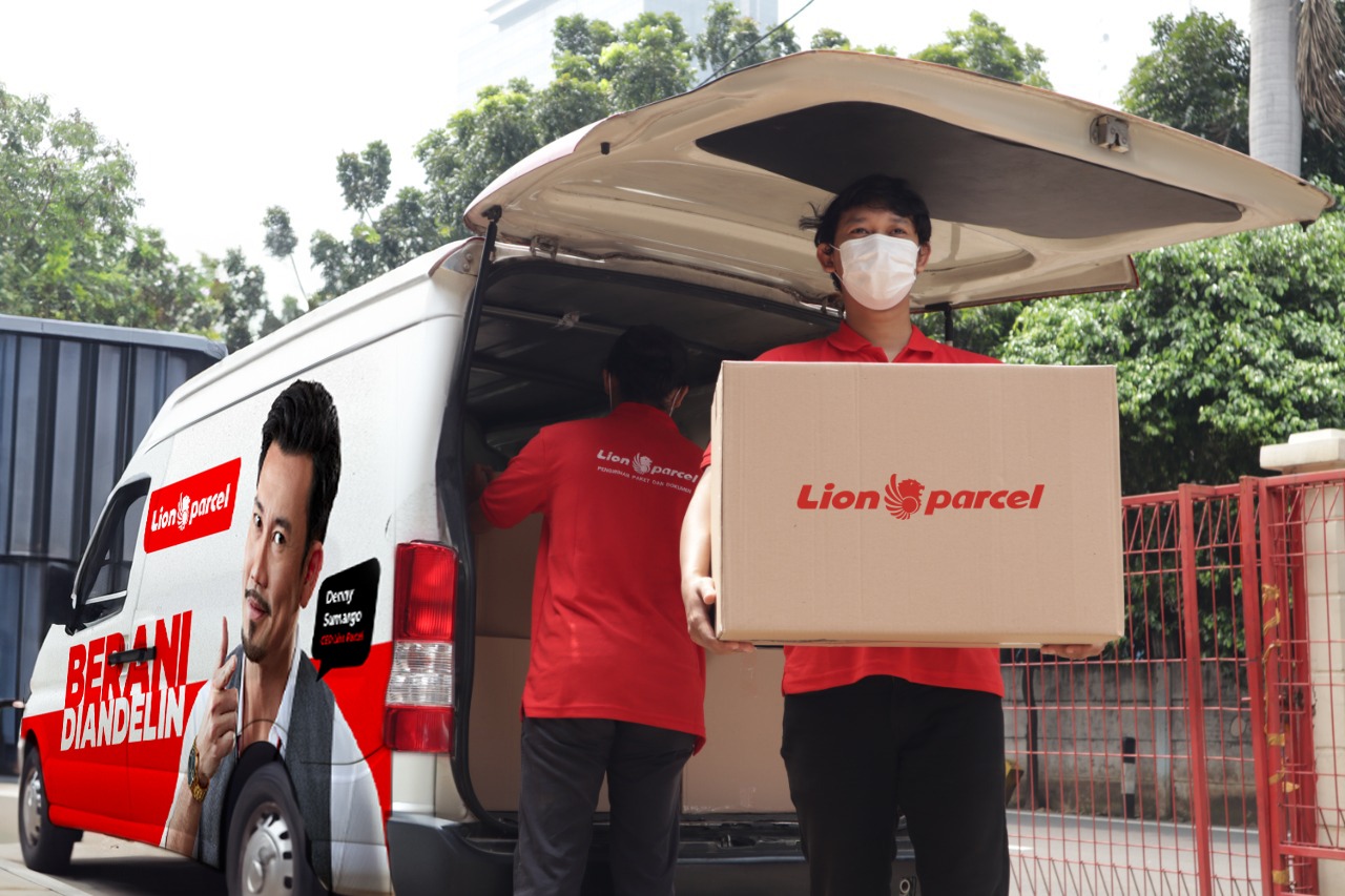 Hanya dengan Mulai 6 Ribu untuk Ongkos Kirim, Lion Parcel Dukung Pertumbuhan UMKM Jawa Timur