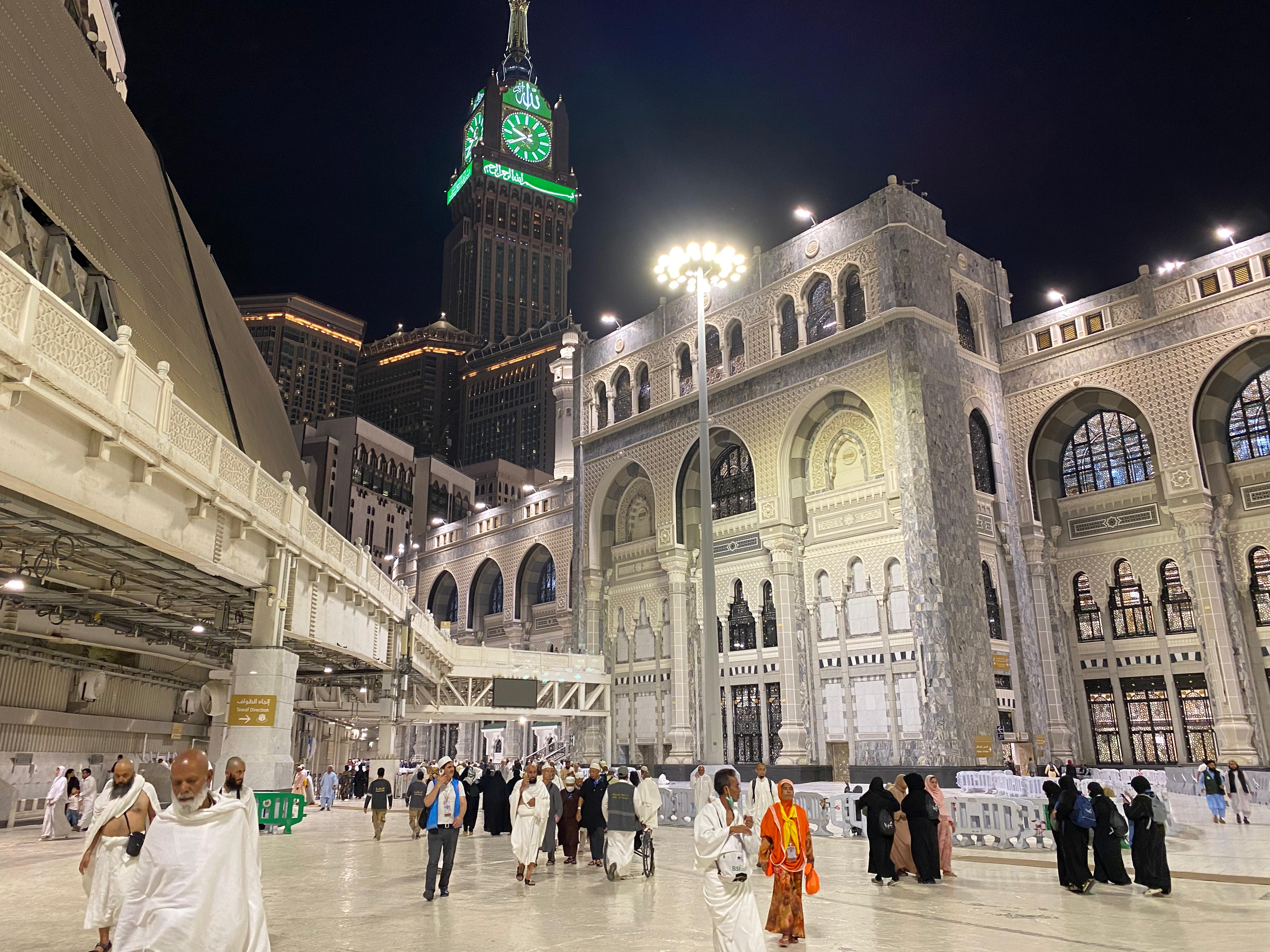 Besok Jamaah Haji Indonesia Salat Jumat Perdana di Masjidilharam, Catat Tips dari Petugas Ini!