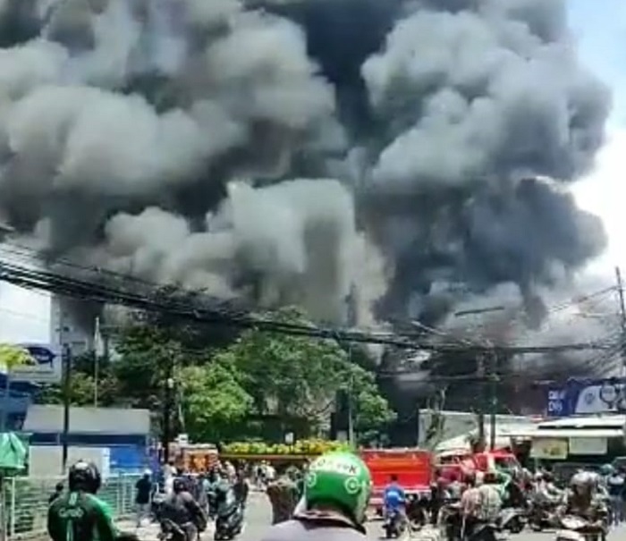 Kebakaran di Kebayoran Lama, 28 Unit Damkar Diterjunkan ke TKP