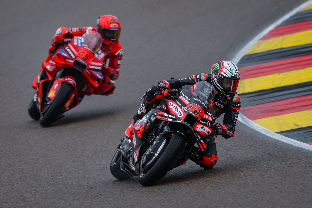 Aprilia Happy! Bezzecchi Podium, Jorge Martin Posisi 7, Konstruktor No 2