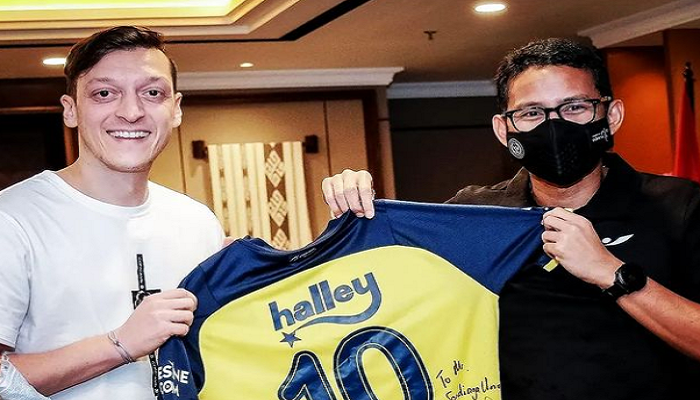 Jago Main Game FIFA, Mesut Ozil Bakal Jadi Gamer Profesional Pasca Pensiun?