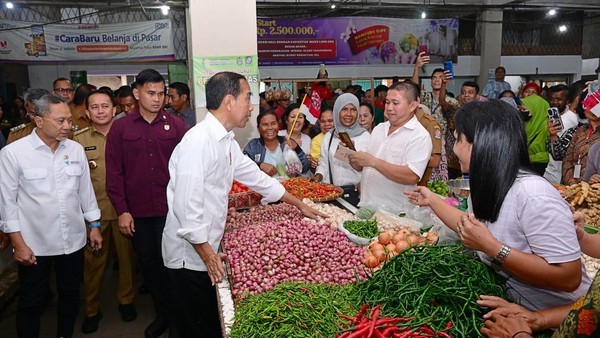 Jokowi Pamitan ke Masyarakat Jelang Habis Masa Jabatan: Mohon Maaf Apabila Ada Kebijakan Kurang Berkenan