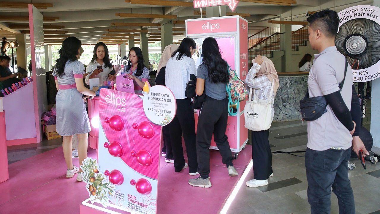 Ellips Shine Sister Tegapkan Tagar #RambutTetapMuda, Ajak Mahasiswa Universitas Indonesia Tampil Lebih Pede