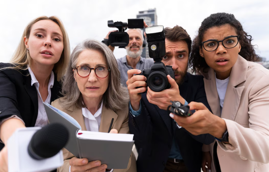 4 Fungsi Profesi Jurnalis di Tengah Derasnya Arus Perkembangan Informasi