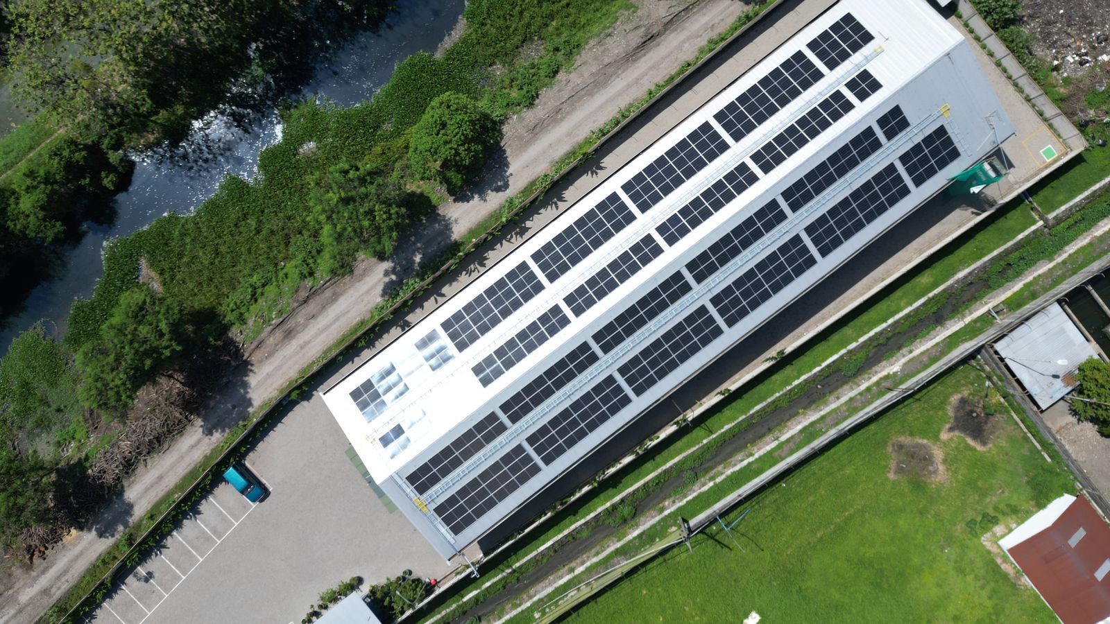 Dukung Transisi Energi Hijau RI dengan PLTS Atap, Kurangi Emisi Karbon