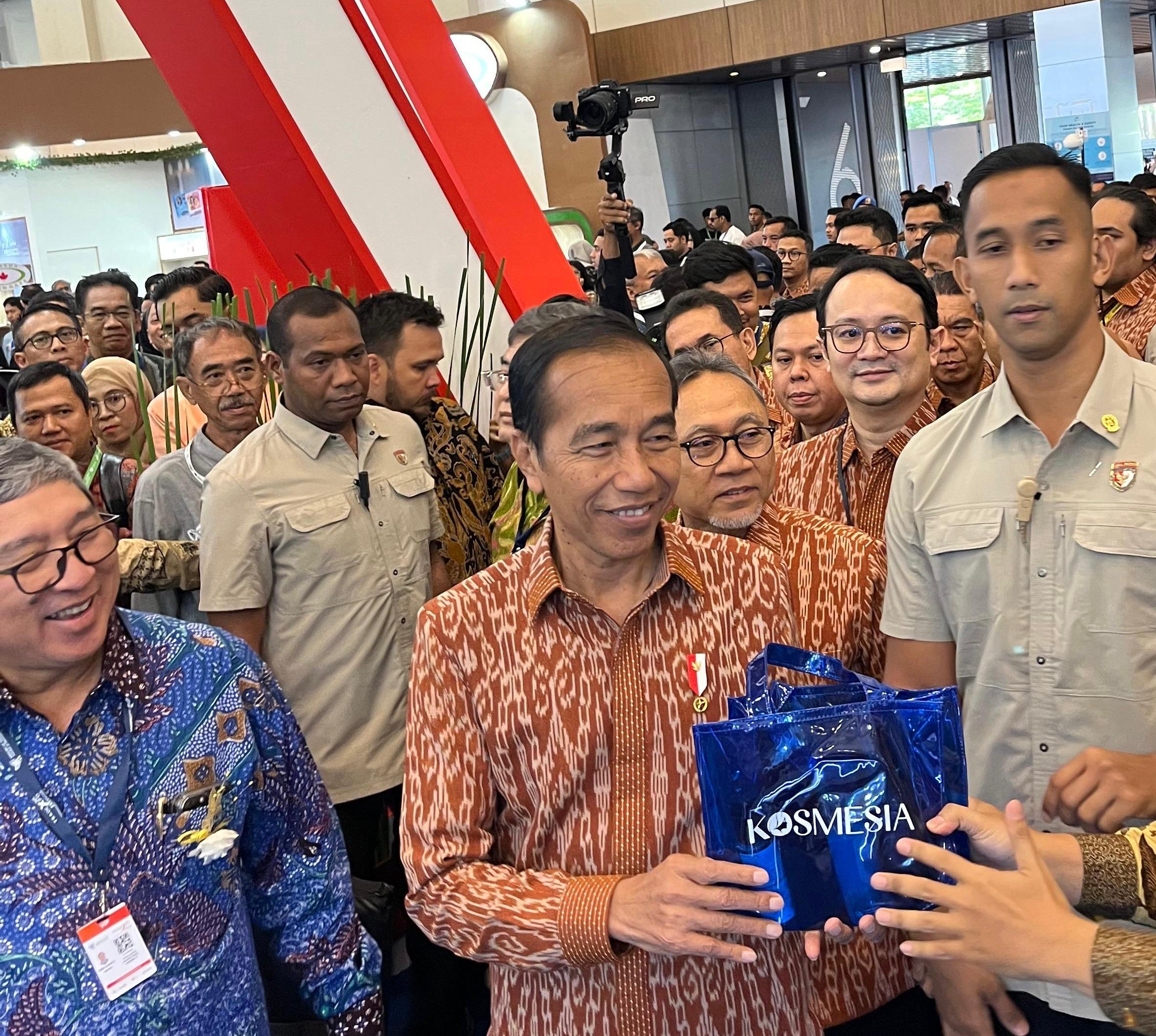 Hadiri TEI 2024, Jokowi Dukung Produk Lokal Termasuk Kecantikan Bersaing di Pasar Global