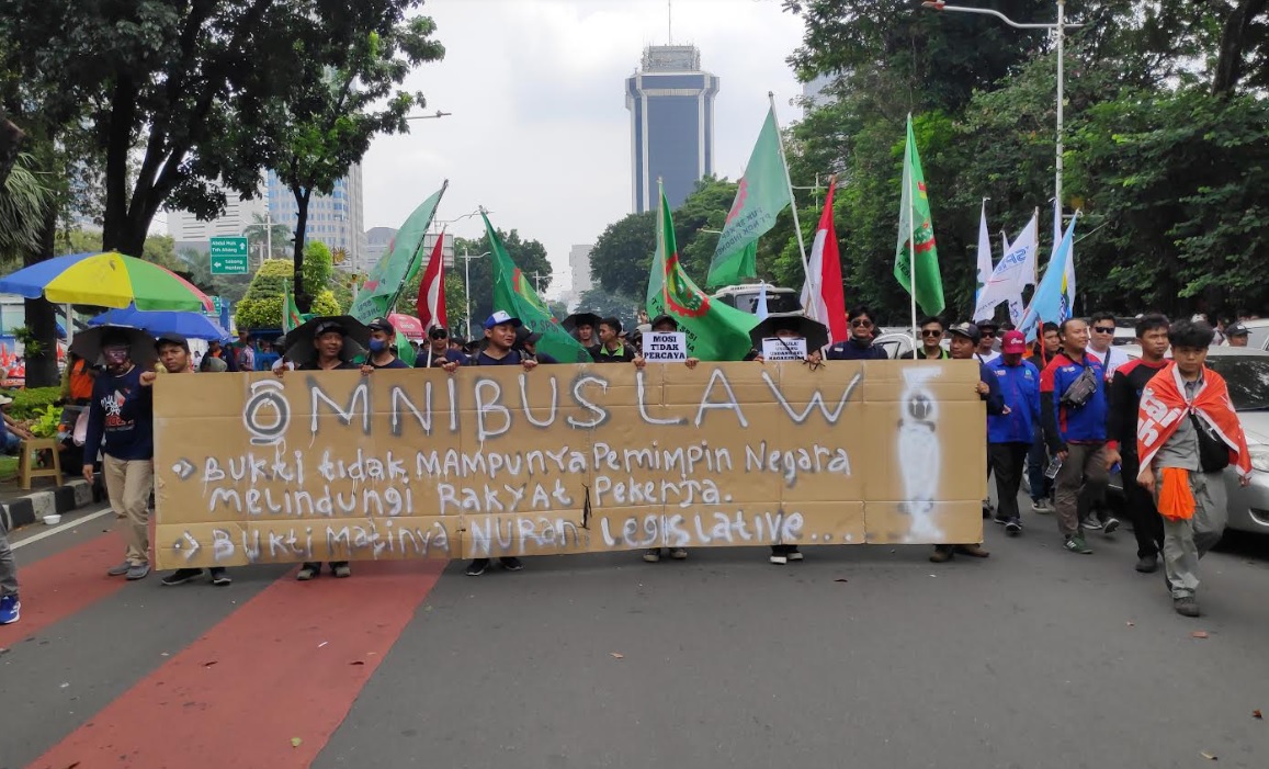 Orasi Massa Buruh di Monas, Minta Cabut Omnibus Law Cipta kerja!