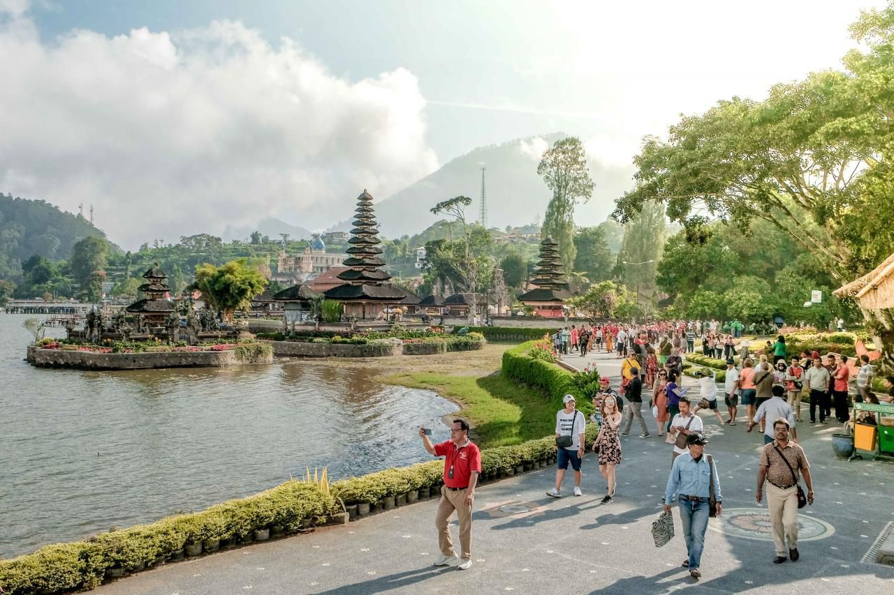 Masuk Bali, Wisatawan Asing Wajib Bayar Rp. 150 Ribu 