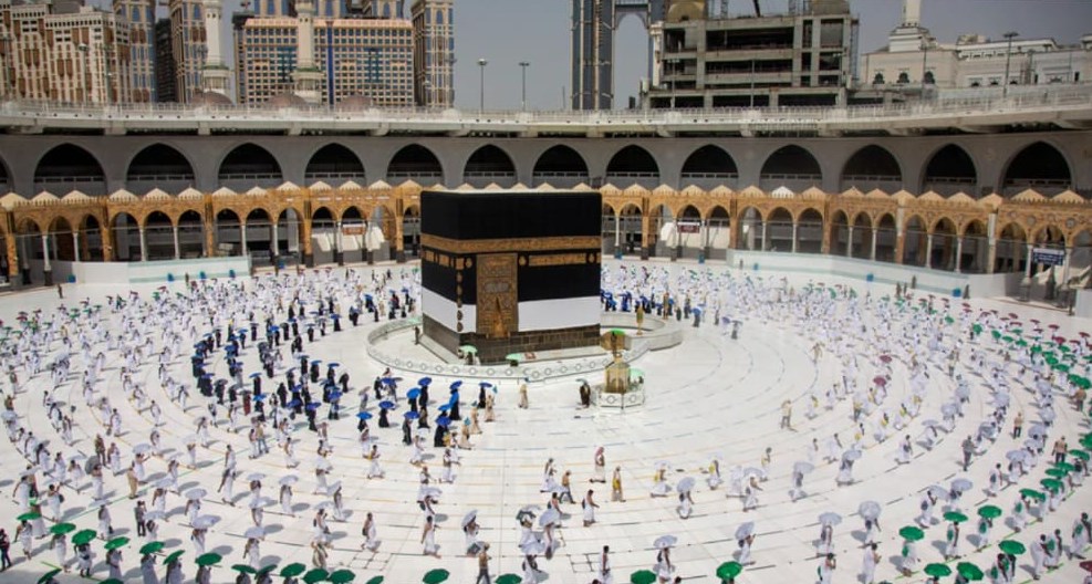 Ratusan Jemaah Haji Tergeletak di Masjidil Haram, Ada Apa?