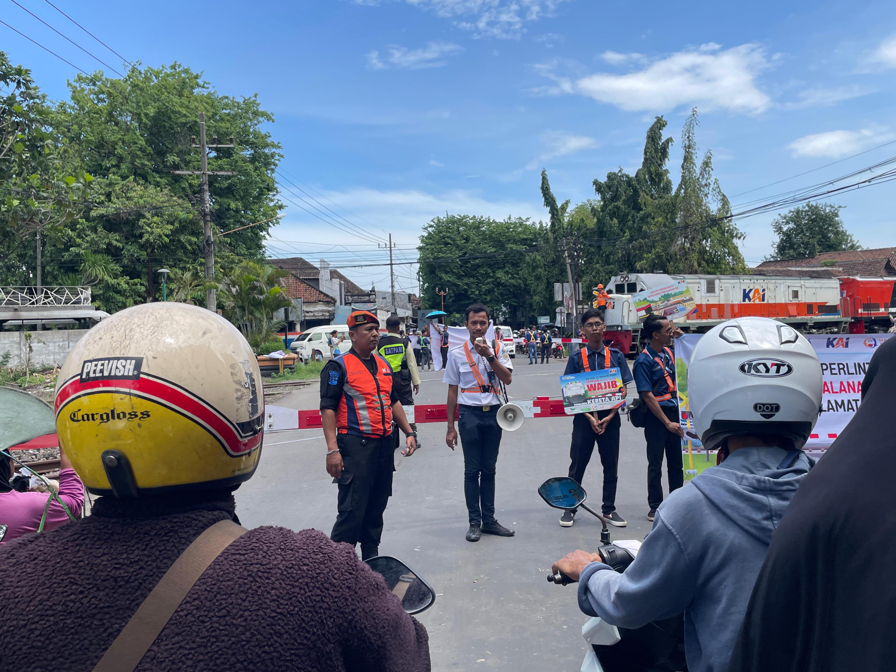 Kecepatan KA Jadi 120 Km per Jam, KAI Ingatkan Pengguna Jalan