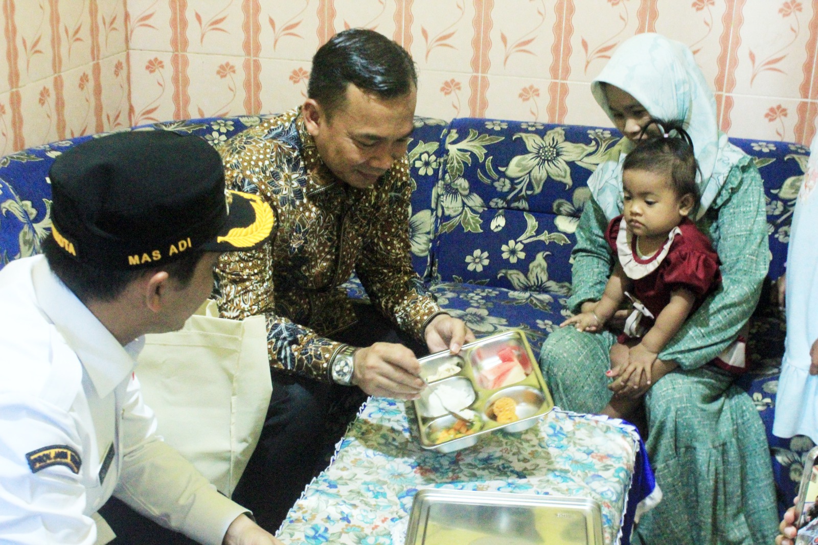Menteri Kependudukan dan Pembangunan Keluarga Tinjau Distribusi Makan Bergizi Gratis di Kota Pasuruan