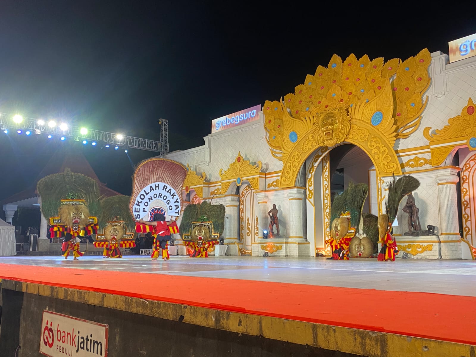Siswa Sekolah Rakyat Ponorogo Tampil Memukau di Festival Nasional Reog 2026