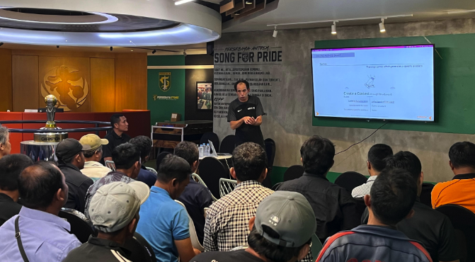 Persebaya Future Lab Gandeng Konsultan Spanyol, Gelar Workshop Pelatih Internal