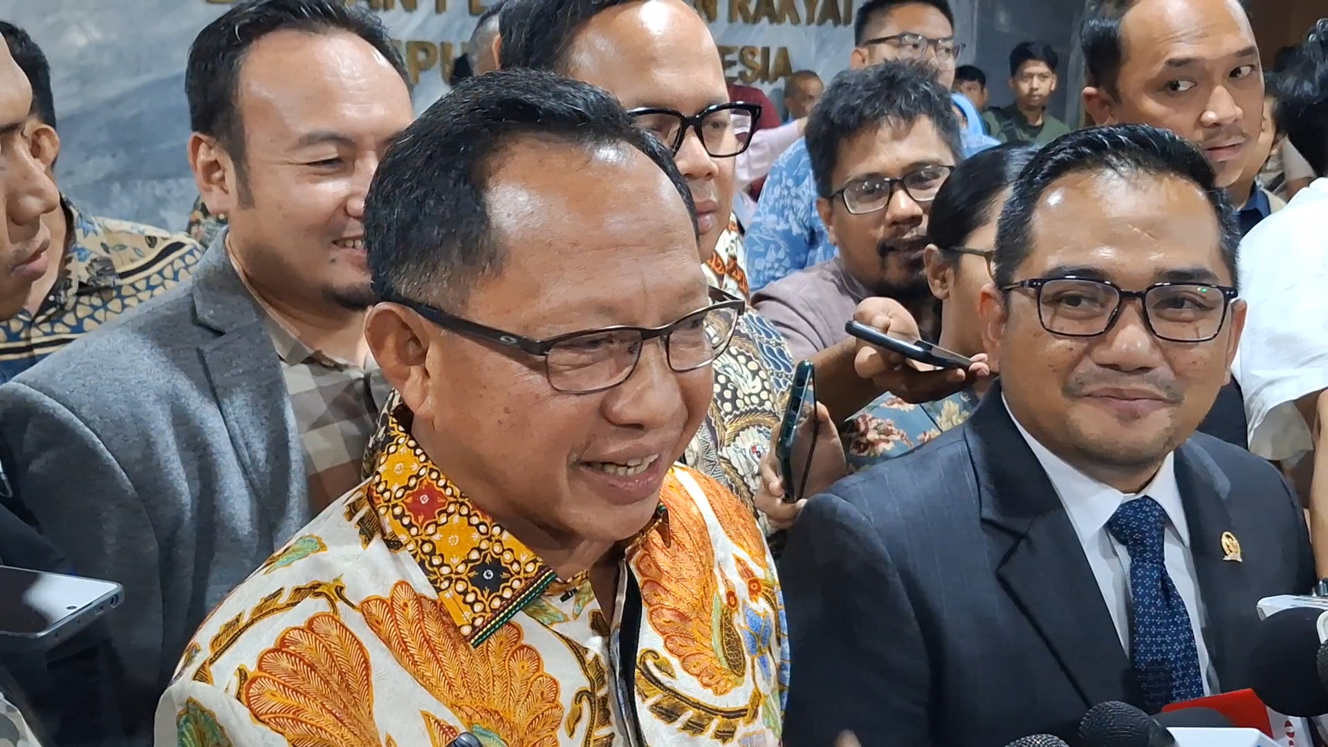 Mendagri Terbitkan SE Penggunaan Bantuan dan Pergeseran Anggaran untuk Percepatan Penanganan Bencana di Aceh, Sumut dan Sumbar