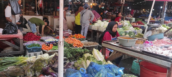 Sama dengan Konsumen, Pedagang Sayuran di Pasar Kebayoran Lama Keluhkan Kenaikan Harga Cabai