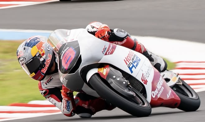 Dramatis! Veda Ega Pratama Finis ke-11 di Moto3 Jepang 2026, Raih Poin hingga Lap Terakhir Salip Hakim Danish