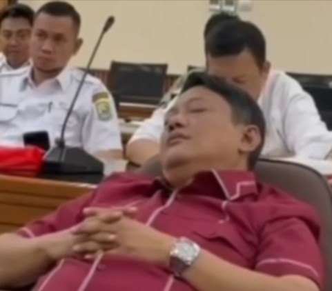 Dirut Perumda Tirta Patriot Terlihat Tertidur saat RDP, Dewas Angkat Bicara: Rapat Sedang Diskors