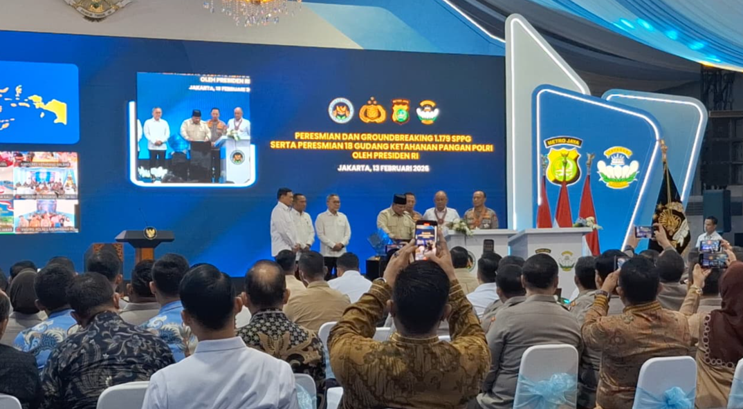 Prabowo Resmikan 18 Gudang Ketahanan Pangan dan 1.072 SPPG Milik Polri