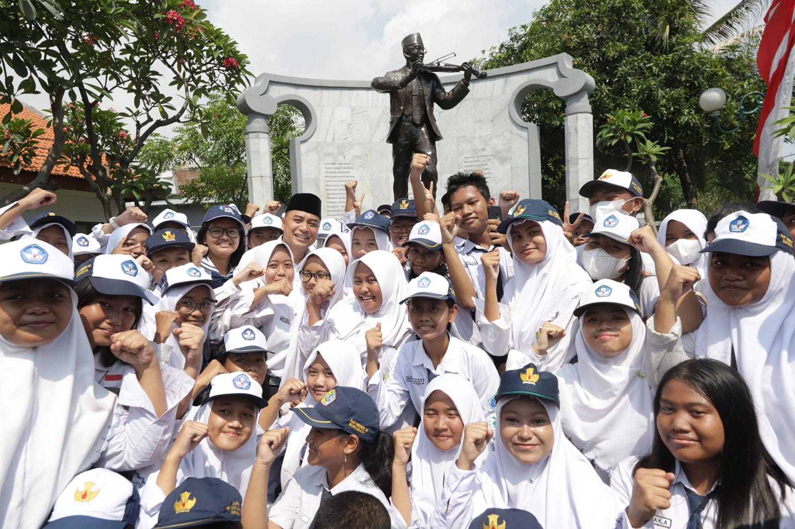 Siswa SMP di Surabaya Dilarang Bawa Motor, Sekolah yang Sediakan Parkir Bakal Dievaluasi