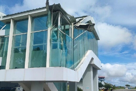 Sayap Pesawat Lion Air Tabrak Jembatan Dinding di Bandara Mopah Merauke