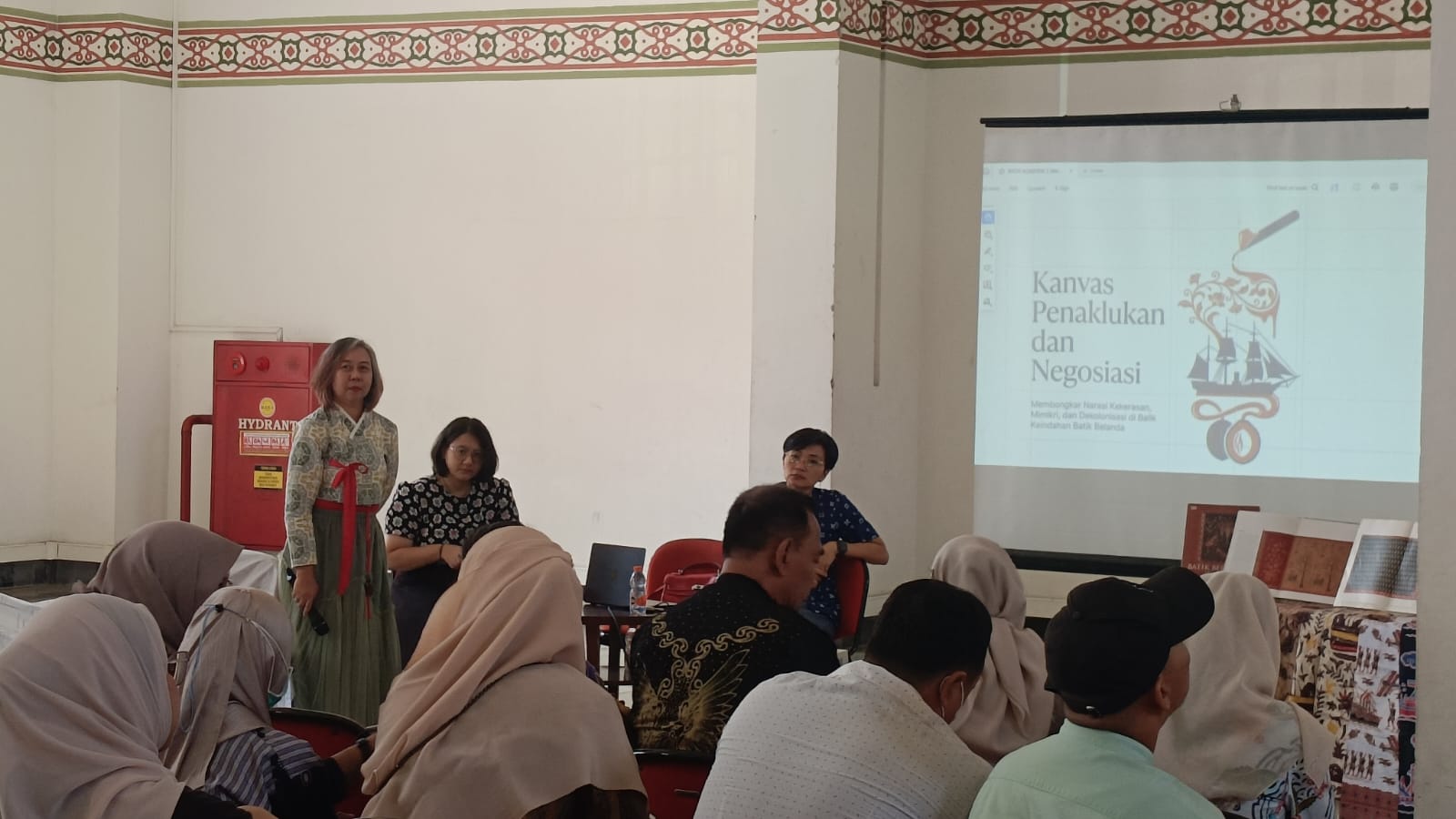 Diskusi Publik: Buketan hingga Bayonet Jejak Kolonial dalam Batik, Gugah Kesadaran Kritis & Sikap Dekolonisasi