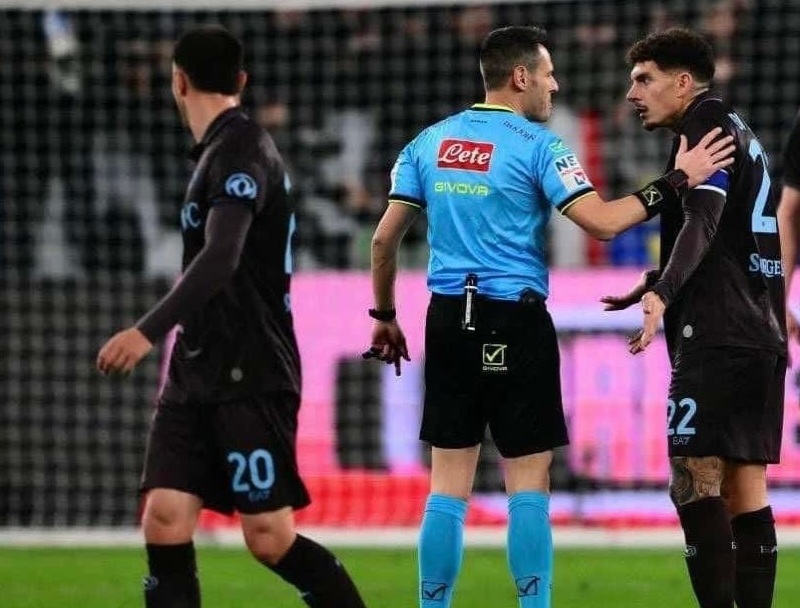 Napoli Dibabat Juventus, Antonio Conte: Isu Scudetto Tak Realistis