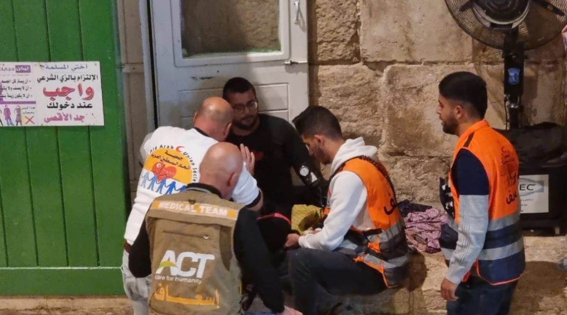 Tim Medis ACT Langsung Terjun ke Masjid Al Aqsa, Bantu Korban Serangan Zionis Israel