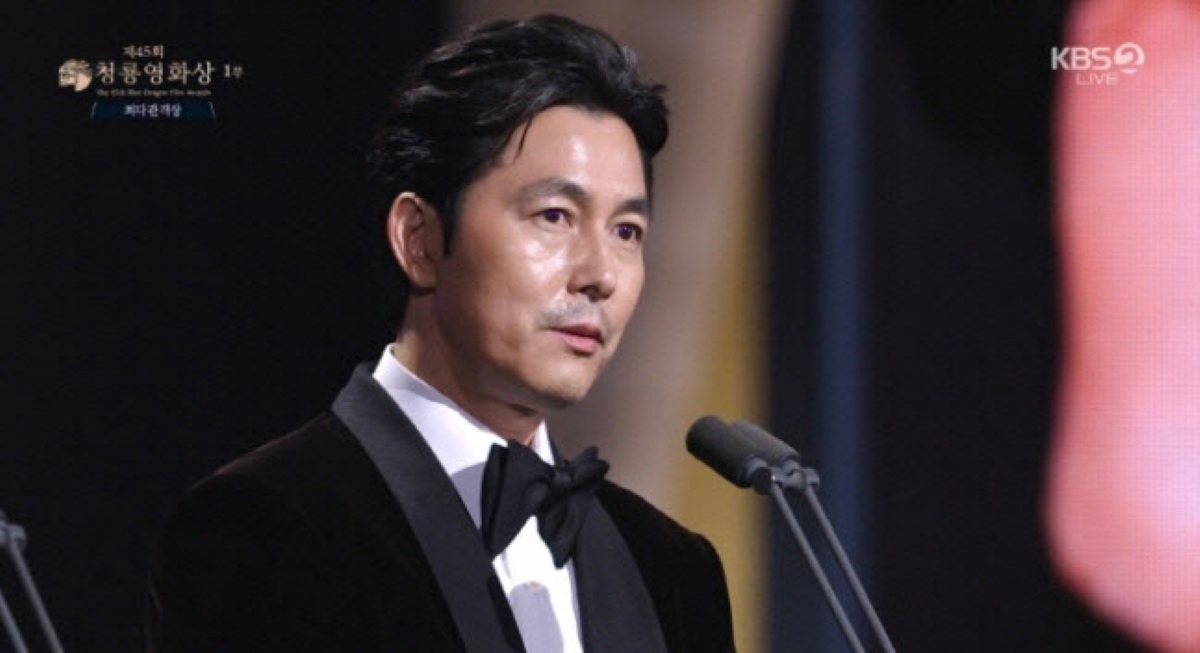 Jung Woo Sung Minta Maaf di Panggung Blue Dragon Film Awards