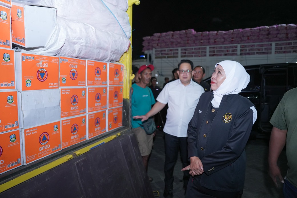 Gubernur Khofifah Kirim Tim SAR dan Bantuan Rp985,8 Juta ke NTT