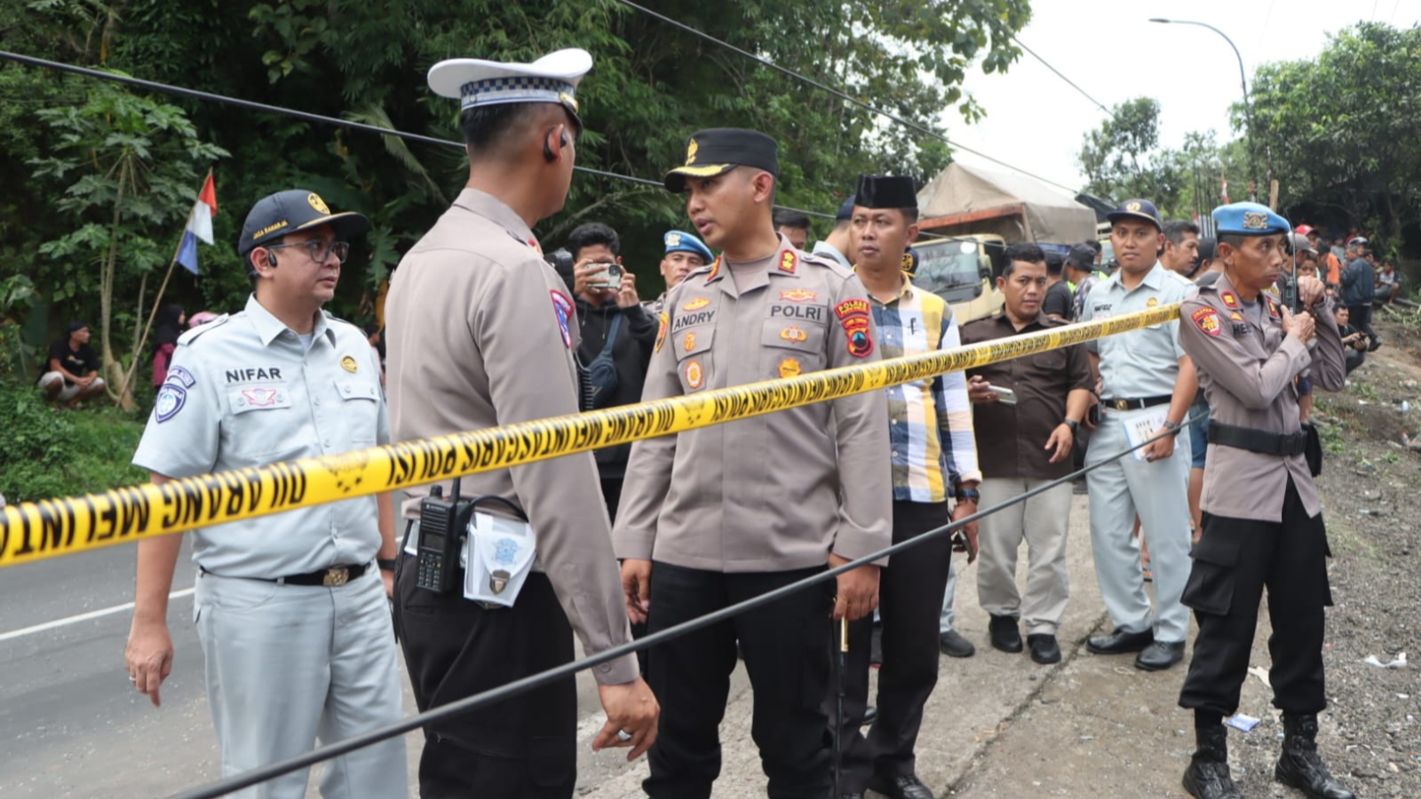 Truk Tabrak Angkot Sebabkan Kecelakaan Maut di Purworejo, 11 Orang Tewas