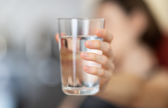 Minum Air Putih 8 Gelas per Hari Dianggap Kurang Tepat, Bayi juga Dilarang Keras Minum Air? Begini Penjelasannya