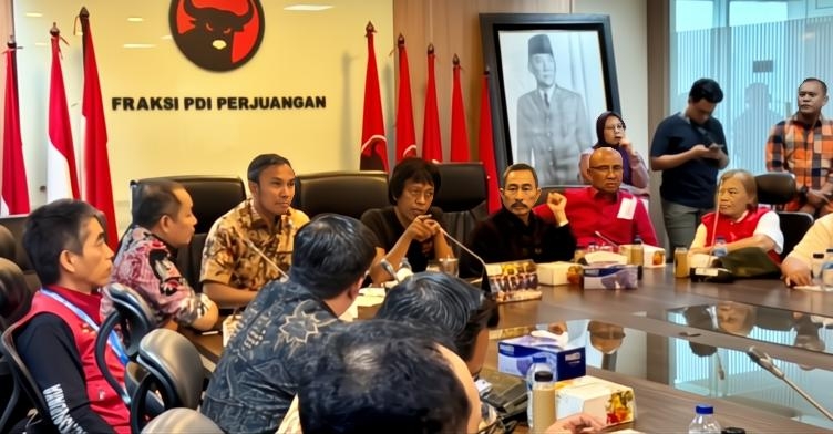 Bertemu Aliansi Ojol, Bung Adian Sepakat Perjuangkan Potongan 10 Persen Bagi Pengemudi