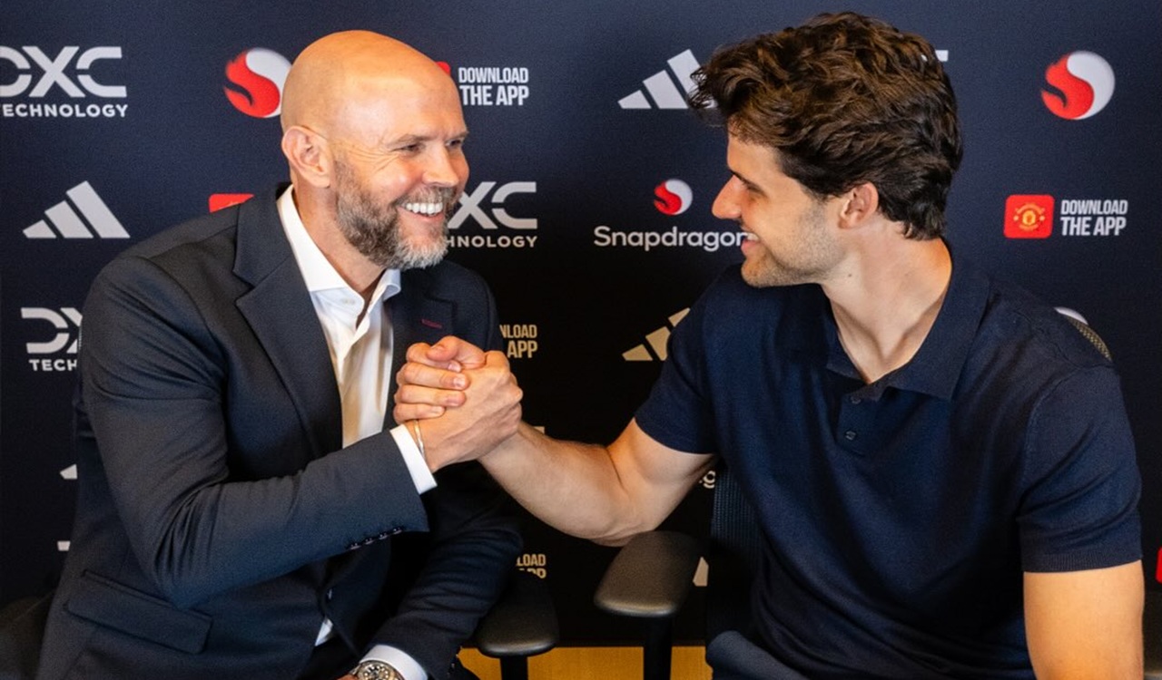 Untung Besar! Legenda Arsenal Sebut Royal Antwerp Sukses 'Bodohi' MU Soal Transfer Senne Lammens