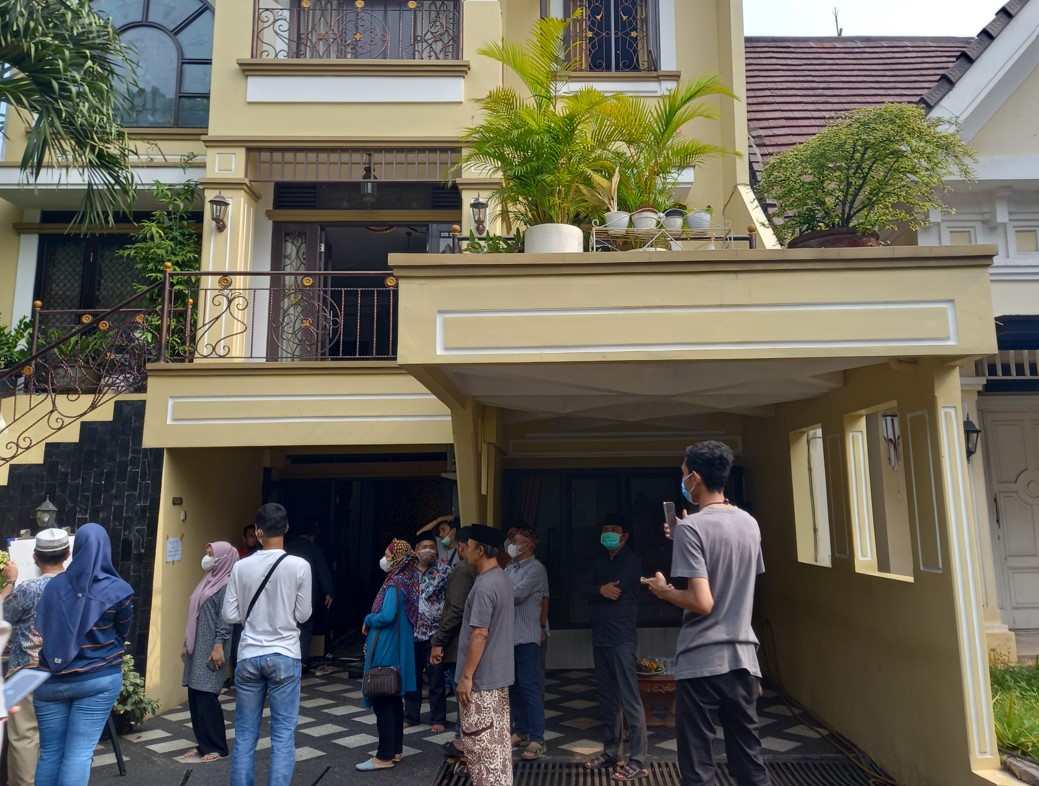 Pelayat Berdatangan ke Rumah Duka Azyumardi Azra di Tangerang Selatan