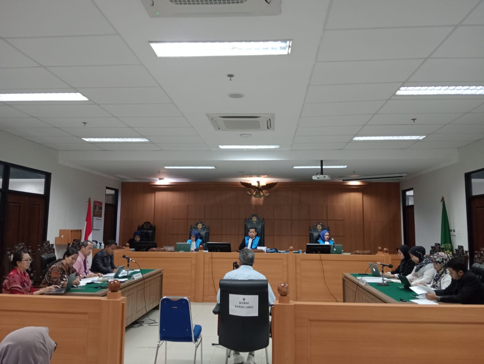 Pemberhentian Konsil Tenaga Kesehatan Indonesia Tuai Polemik, Ada yang Banting Setir Jadi Driver Online