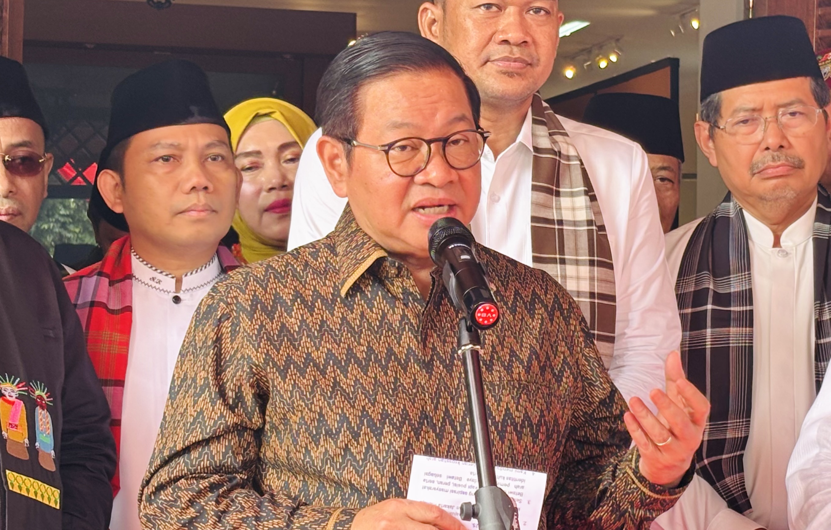 Pramono Bakal Beri Bantuan bagi Pedagang Korban Kebakaran Pasar Induk Kramat Jati