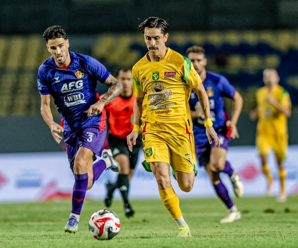 Persik vs Persebaya 1-1, Rivera Kartu Merah Lagi!