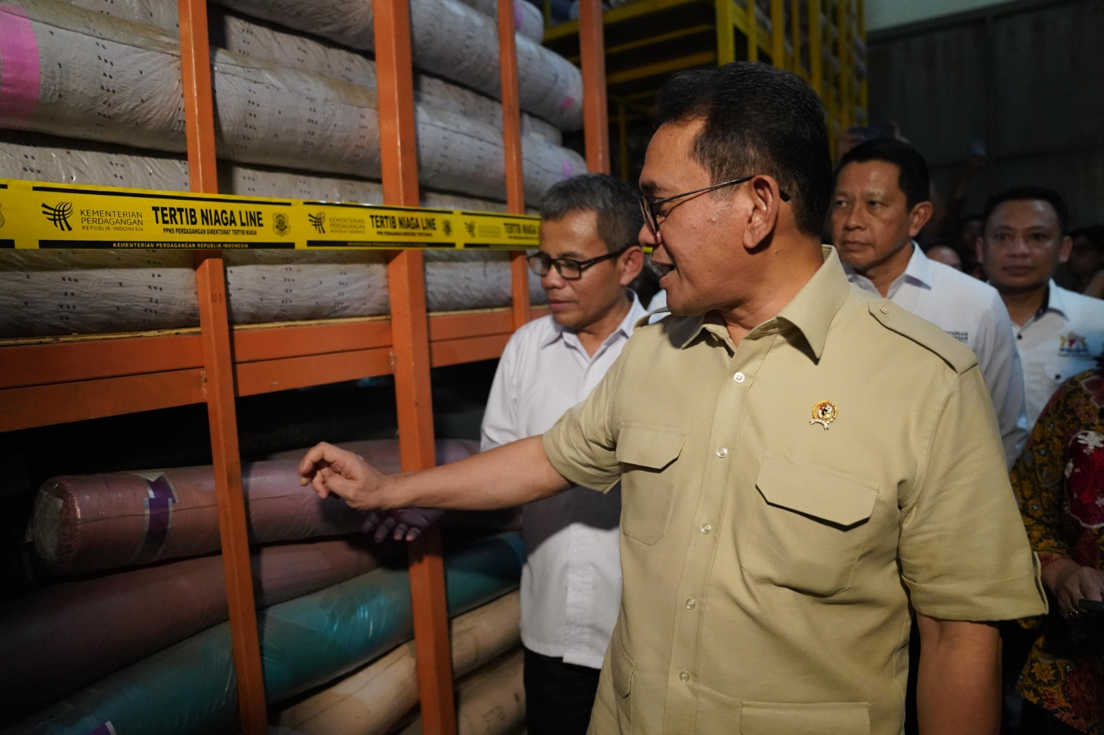 Lindungi Industri Dalam Negeri, Kemendag Sita Rp 90 Miliar Kain Gulungan Ilegal