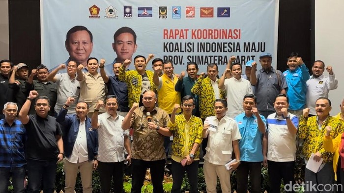 TKD Sumbar Minta Seluruh Caleg Pasang Foto Prabowo-Gibran