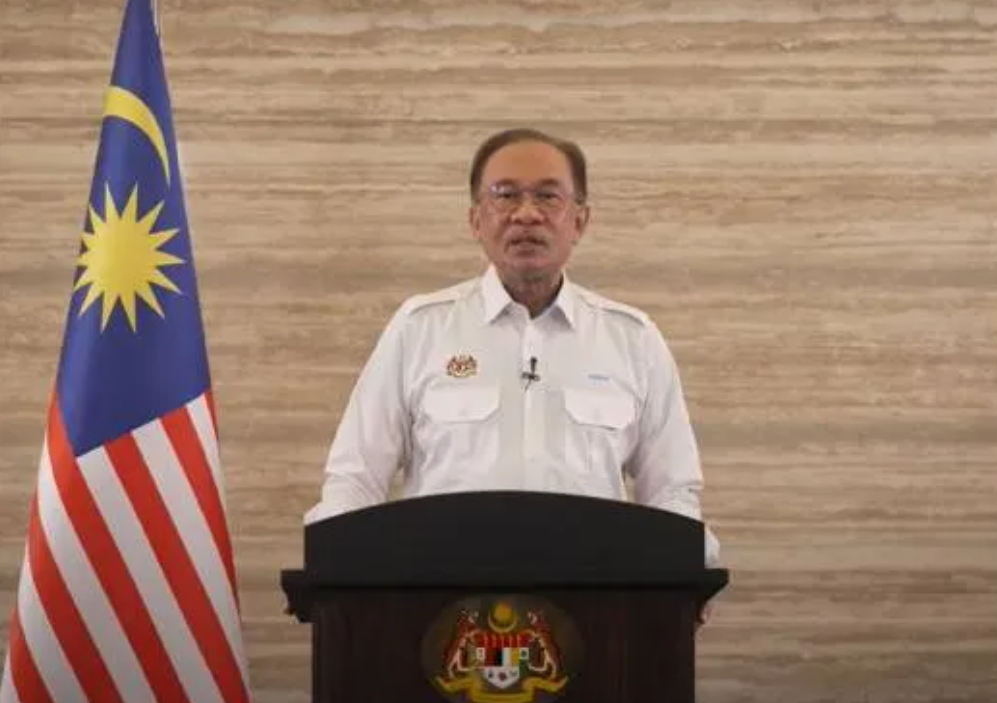 Malaysia Guyur BLT Rp385 Ribu per Orang, Harga BBM Diturunkan Jelang Aksi Protes