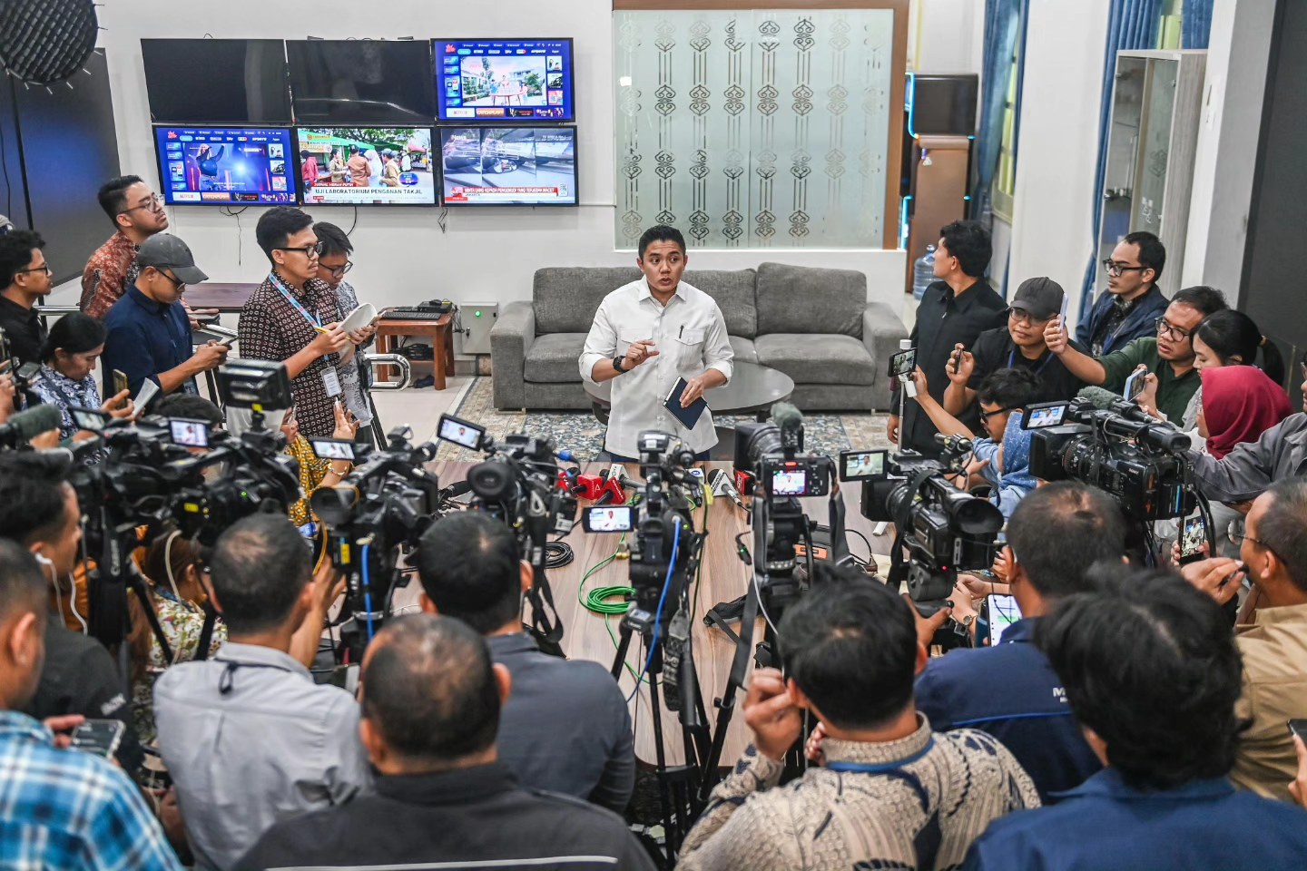 MBG Serap 30 Persen Anggaran Pendidikan, Istana: Sekolah dan Guru Tetap Prioritas