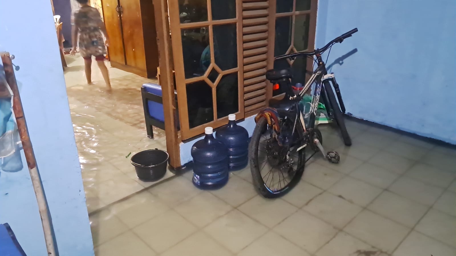 Baru Hujan 3 Jam, Teluk Pucung Bekasi Langsung Terendam Banjir