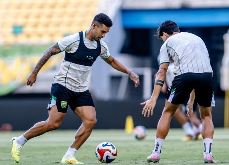 Jelang Persebaya vs Persib, Bernardo Tavares Asah Finishing Pemain