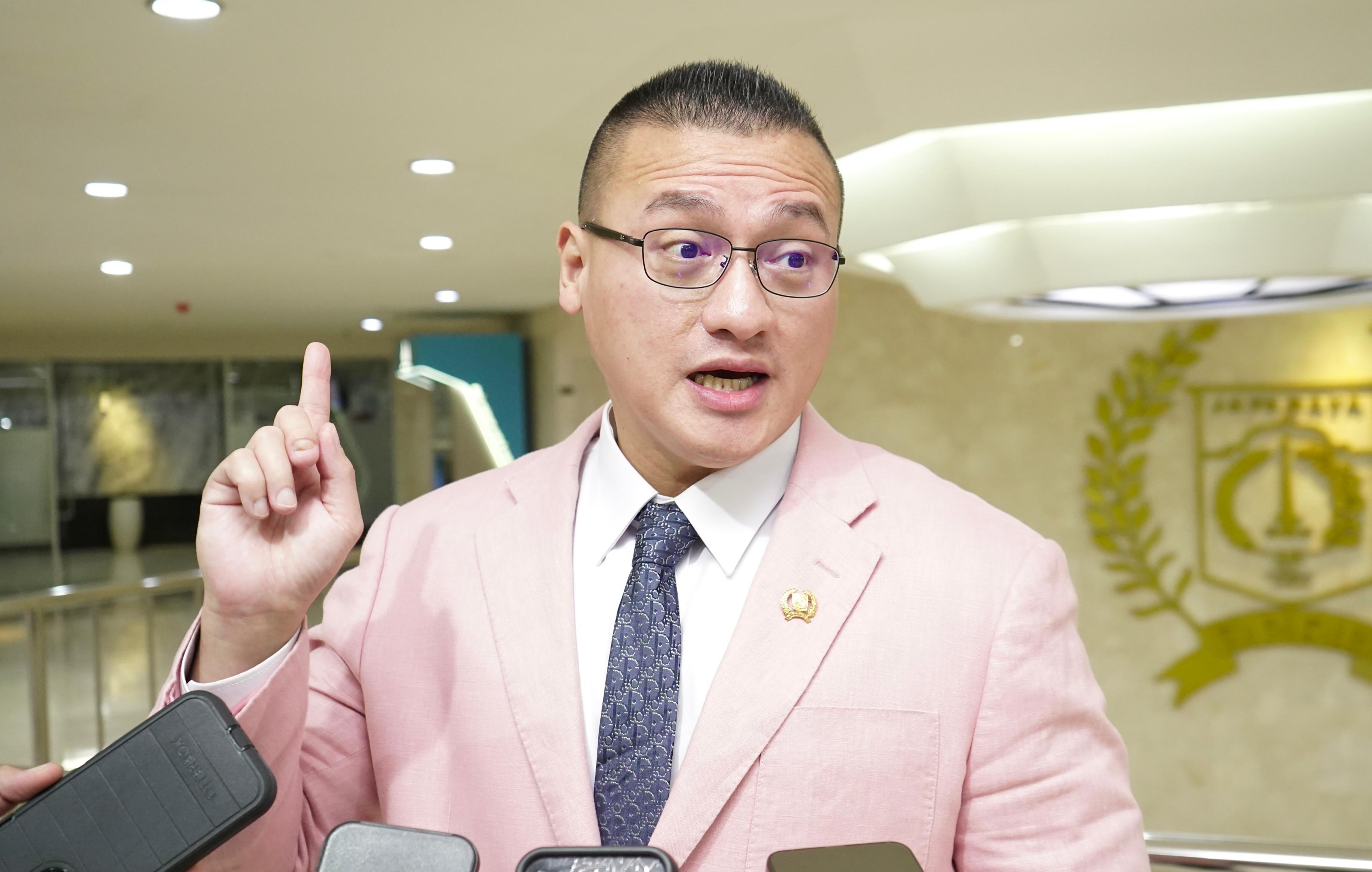 DPRD Dukung Pramono Bentuk BUMD Perparkiran, Kenneth: UPT Parkir Tidak Jelas!