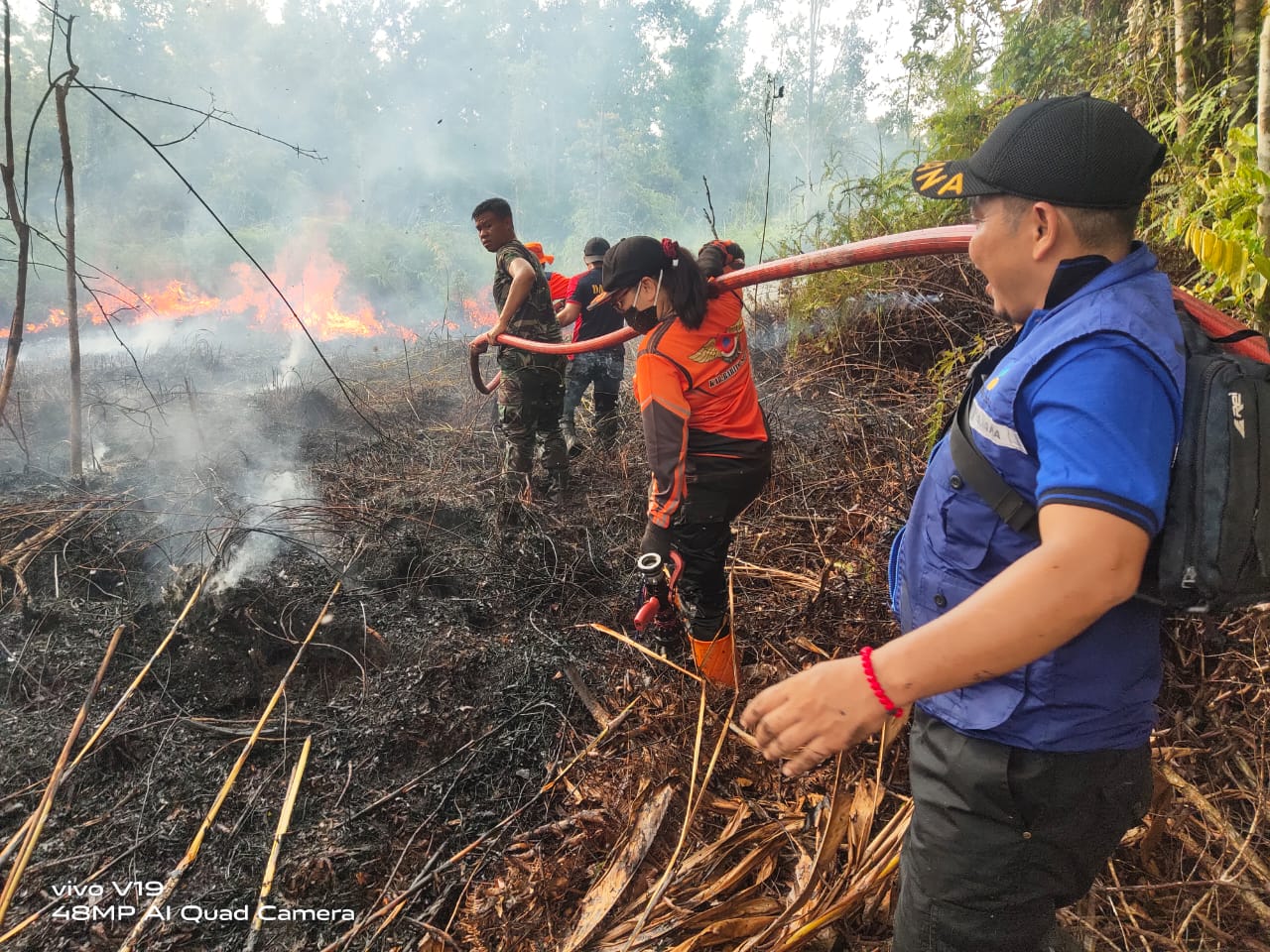 Karhutla Mulai Mengintai, Petugas Gabungan Padamkan Api di Barito Selatan
