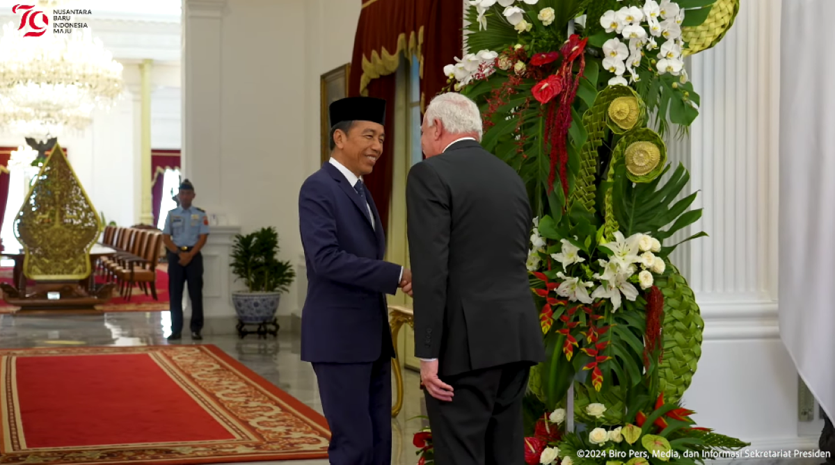 Presiden Jokowi Diganjar Penghargaan Tertinggi Palestina Grand Collar Order of The State of Palestine