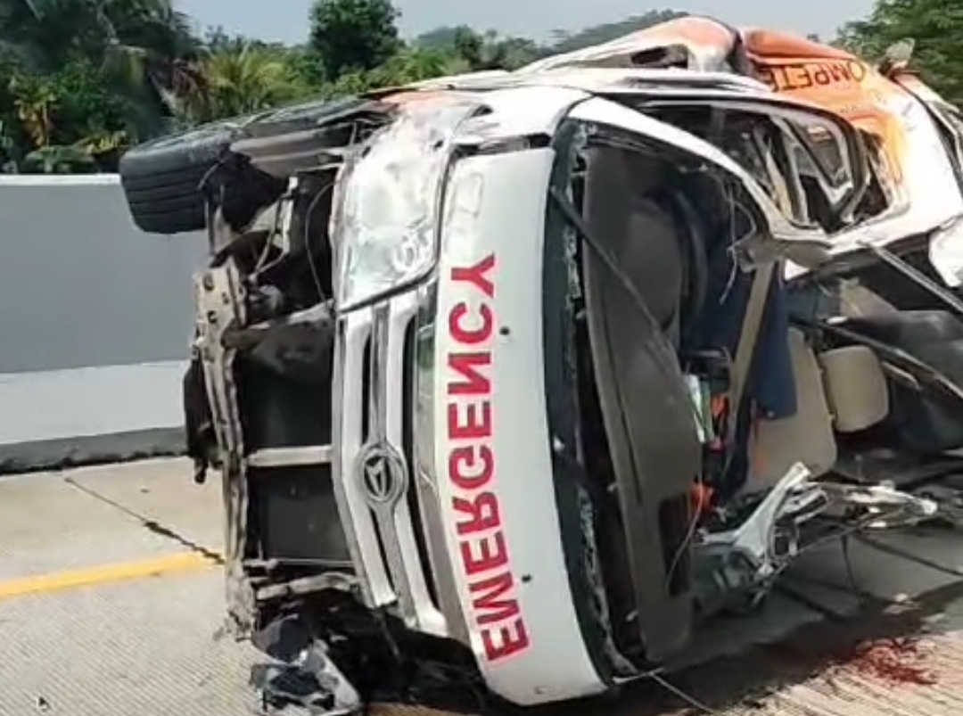 Mobil Ambulans Lembaga Amil Zakat Kecelakaan di Tol Semarang, Satu Korban Tewas